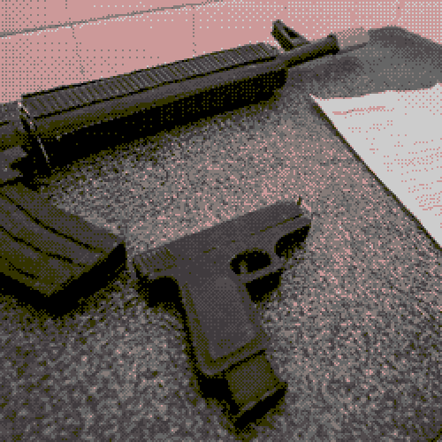 pistola de papelão, cano de rifle de papelão e página impressa sobre superfície de pedra.